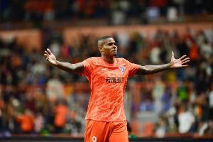 体坛对话玉昆首球双星 巴乙银靴：杨，多给我传几个好球