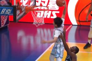 完成心愿！迪亚洛助一臂之力 徐杰单臂劈扣得手！