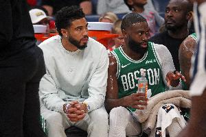 塔图姆：养伤和康复的过程很孤独 我那时只想跟球队待在一起