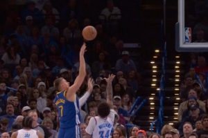 金州唯一高塔！波尔津吉斯高举高打 转身跳投打板进筐