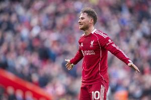 否认与利物浦谈判续约！麦卡父亲：目前没和利物浦有任何谈判