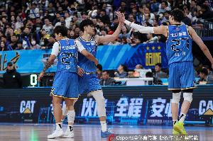 象征性表示一下~周琦&曾凡博皆出战不到3分钟 分别拿2分&3分