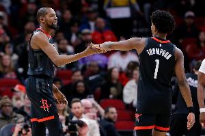 奋力反击！阿门助攻杜兰特中投命中 火箭反超马刺1分