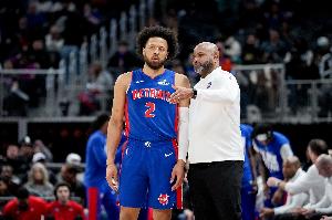 坎宁安复出也不好使！活塞首节铁麻了 投篮22中6&三分9中1