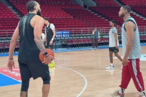 两位勇士名宿！麦基与斯佩尔曼在北京重聚 训练中交流颇多