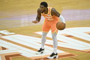 米切尔：领袖的责任从不只是得分这么简单 攻防两端都要奠定基调