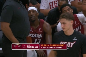 里程碑！末节还剩5分钟阿德巴约砍下第24分 个人生涯总得分破万！