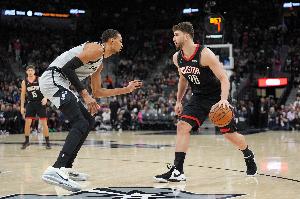 文班：我们识破了火箭想做出的调整 决定从别的方面打穿他们