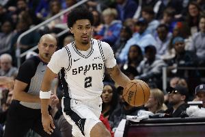 毫无新秀的影子！哈珀12中8得到19分2板6助 三分4中3