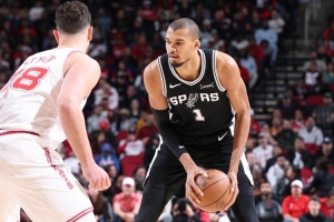 服气！火记：从目前的表现来看 马刺的实力明显高出火箭一档