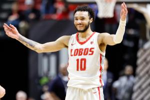 直播吧：小豪斯已经与北控队会合备战第二阶段比赛