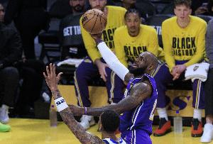 快攻得分占比榜：詹姆斯26.6%居首 第2-9大多年轻球员 伦纳德第10