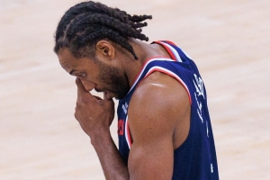 解说：小卡依旧是战神卡&角色球员手真硬 卢指导今天做了充分准备