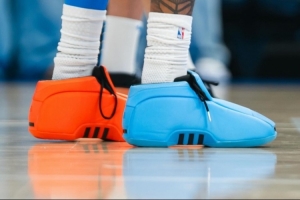 鸳鸯配色！杰伦·威廉姆斯今日热身上脚专属Crazy 2 “OKC” PE