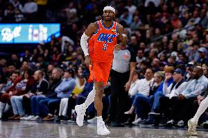 记者：在亚历山大投中这记三分之后 本赛季的MVP竞争提前结束了