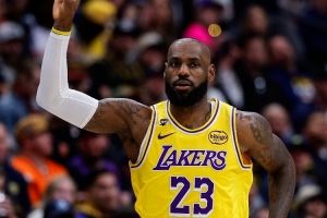 斯科特：太多传奇球星在湖人退役 老詹想打破常规 所以他会回骑士