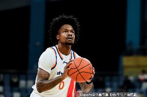 卢伟：古德温第三节回更衣室因有一个私人会议 对他很重要