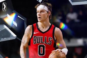 三连扣篮王杀疯了~麦克朗G联盟狂砍54分7板10助 但还是沦为了空砍