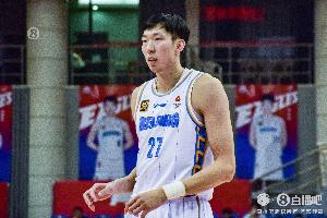 游刃有余！周琦18分钟4中4拿到11分7板2断 正负值+20