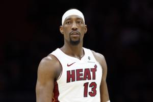 两罚一中~阿德巴约已轰71分 追平米切尔和利拉德并列现役第二高分