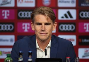 记者：拜仁总监弗罗因德的合同明年到期，他的续约前景非常好