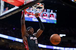 解说谈阿德巴约：真正会被人尊重和记住的纪录是被竞争逼出来的