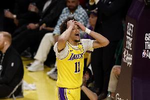 内线告急！海斯因背部酸痛缺阵 此前詹姆斯和克莱伯都确定缺阵