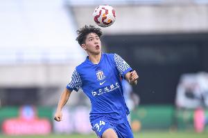 刘诚宇在盐城超名单中 记者：球员本人和申花俱乐部都不知情