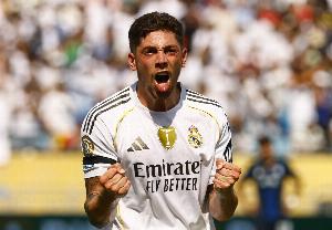 巴尔韦德此前欧冠75场打进3球，本场半场上演生涯首次帽子戏法