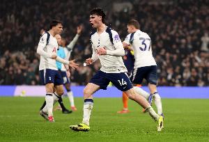 法尔克：拜仁不愿阻碍本队青训成长，无意签下热刺球员阿奇·格雷