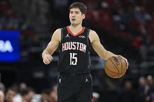 33投仅4中狂砸铁！火记吐槽：这是我见过最烂的三分投射表现之一