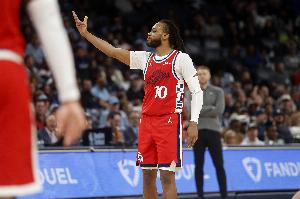 完美融入！快船在加兰出战的比赛5胜0负 场均17.8分5.8助 三分46%