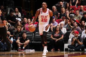 帕森斯：教练把球员留场上破纪录是常规操作 这次被放大只因83分