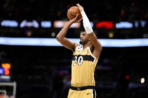 攻防俱佳！萨尔半场9中5拿下全队最高13分外加4板2断4帽