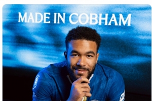 里斯·詹姆斯社媒纪念与蓝军续约：旅程仍在继续，梦想依旧未变