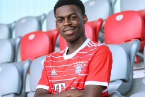 记者：孔帕尼将与阿塞科讨论未来计划，预计球员今夏回归拜仁