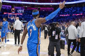 记者：SGA太超模 最后时刻连中距离 那就是当世最佳球员的水准