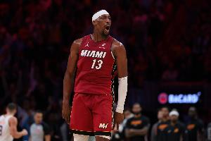 阿德巴约83分罚球太多？哈队：这得怪奇才 三人包夹都防不住咋办?