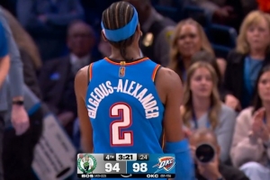 炉火纯青！亚历山大中投命中砍下个人第31分 雷霆领先4分打停对手