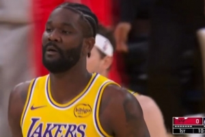 探花状元连线！东契奇精准吊传助艾顿轻松上篮 湖人7-0打停公牛