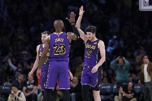 雷迪克：詹姆斯想尽一切可能赢 他理解东里需要大量持球的重要性