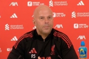 斯洛特：不能仅凭首回合就说英超不行，但我没想到曼城会0-3皇马