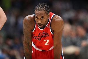 足够强硬！克里斯·邓恩送内线 伦纳德扛着防守强起打成2+1