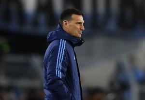 阿媒：斯卡洛尼已经准备好欧美杯初选名单，但是担忧比赛无法进行