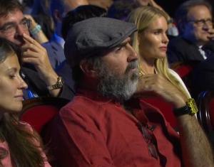 太阳报：坎通纳发布首张录音室专辑，歌词晦涩令听众摸不着头脑