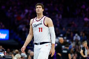 火锅店开张！大洛佩斯全场狂送5帽 另10中5拿到11分7板2助