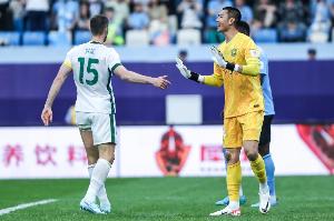 京媒：出于对伤病的评估，国安保险起见未让侯森在本轮报名