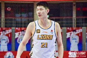 勤勤恳恳！胡金秋CBA生涯篮板数达到4219个 升至历史第8位