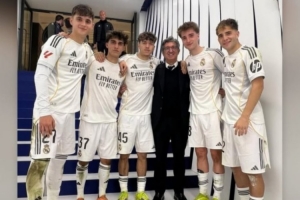 巴尔韦德晒皇马青训照片：感谢青训营的孩子们，他们一直倾尽全力