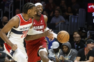 阿德巴约：要怪就怪奇才的教练 我拿30分了他们都不包夹我